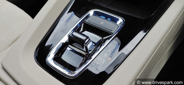 2021 Skoda Octavia: புதிய ஸ்கோடா ஆக்டேவியா காரின் வேரியண்ட் வாரியாக வசதிகள் விபரம்!