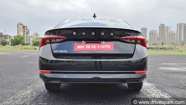 கொடுக்கும் ஒவ்வொரு ரூபாய்க்கும் மதிப்பு வாய்ந்த கார்... 2021 ஸ்கோடா ஆக்டேவியா ஃபர்ஸ்ட் டிரைவ் ரிவியூ!