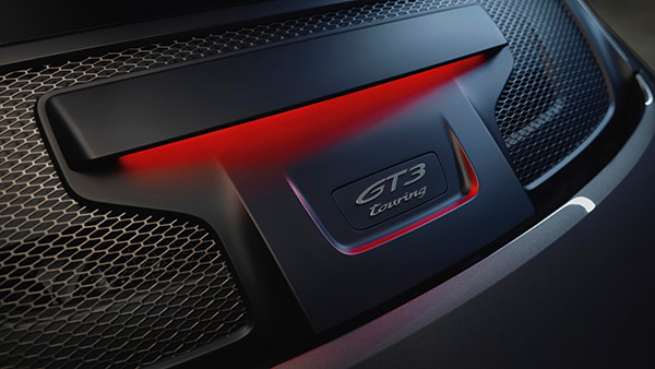 புதிய போர்ஷே 911 ஜிடி3 டூரிங் கார் வெளியீடு!! முக்கியமான பின்பக்க இறக்கையை இழந்தது...