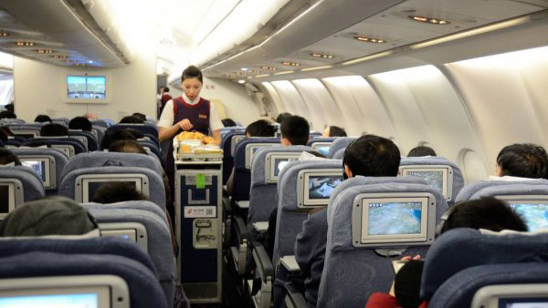 பார்க்க சின்ன விஷயமா இருக்கலாம்... ஆனா ரொம்ப ரிஸ்க்... பைலட்கள் எச்சரிக்கையை மீறி இதை மட்டும் செஞ்சராதீங்க...