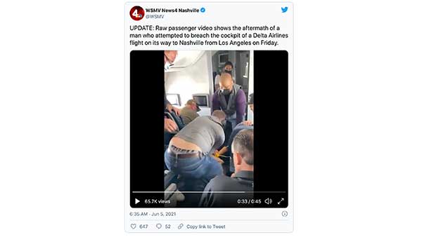 கழிவறைக்கு செல்வதாக நினைத்த சக பயணிகள்... நடுவானில் பயணி செய்த அதிர்ச்சிகர காரியம்!! 