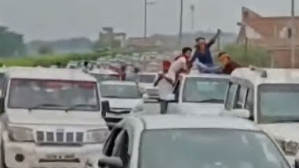 உத்தர பிரதேசத்தில் அடாவடி... ஜெயிலில் இருந்து ரிலீஸ் ஆன அரசியல் பிரமுகர் செய்த காரியம்... என்னனு தெரியுமா?