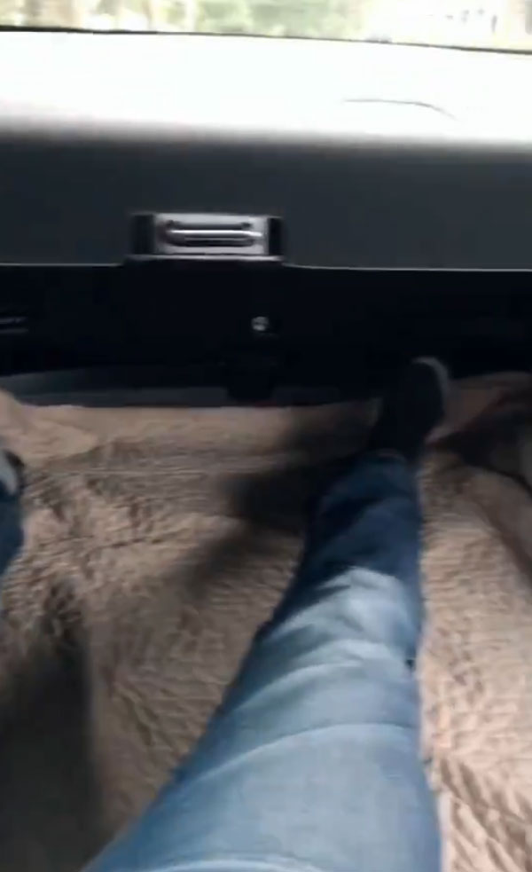 105 கிமீ வேகத்தில் பறந்த கார்... டிரைவர் சீட்டில் யாரும் இல்லை... குடிபோதையில் இளைஞர்கள் செய்த ஷாக் சம்பவம்...