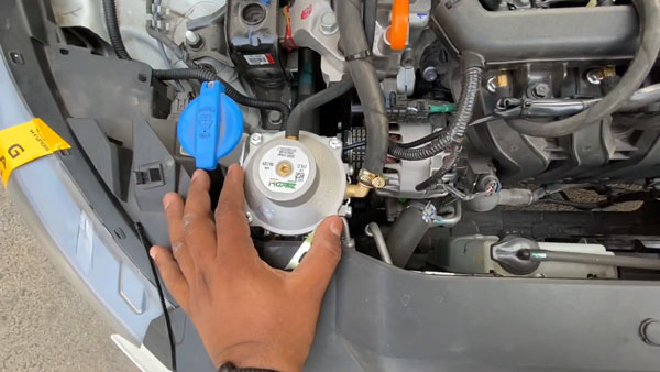 சிஎன்ஜி தொகுப்புடன் ஹூண்டாய் ஐ20 ஹேட்ச்பேக்!! 8 இன்ஜெக்டர்களுடன்... வீடியோ!