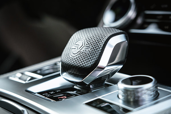 எஃப்-பேஸ் எஸ்விஆர் காருக்கான முன்பதிவை துவங்கியது ஜாகுவார்!! விரைவில் அறிமுகம்