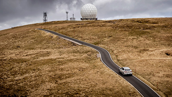 ஜாகுவார் நிறுவனத்திற்கு இதனால் பெருமை!! இங்கிலாந்தில் புதிய சாதனையை படைத்த ஐ-பேஸ்!