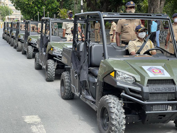 ஊரடங்கில் இனி கடற்கரையில் சுற்ற முடியாது... போலீஸாரின் ரோந்து பணிக்கு 10 போலரிஸ் வாகனங்கள்!! ஊரடங்கில் இனி கடற்கரையில் சுற்ற முடியாது... போலீஸாரின் ரோந்து பணிக்கு 10 போலரிஸ் வாகனங்கள்!!