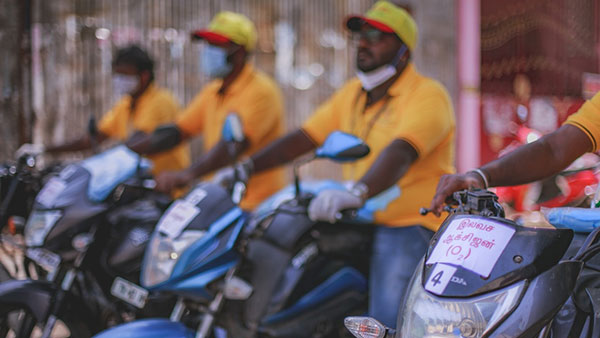 வடசென்னை மக்களுக்காக 10 பைக் ஆம்புலன்சுகளை களமிறக்கிய அறக்கட்டளை... முழுக்க முழுக்க இலவச சேவை...