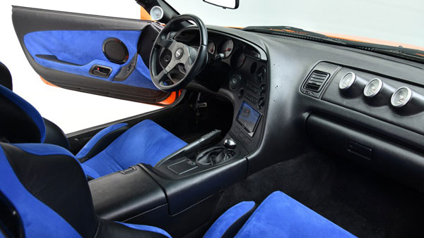 1994 டொயோட்டா சுப்ரா காரை வாங்க குவிந்த ஆர்வலர்கள்... எத்தனை கோடிக்கு ஏலம் போச்சு தெரிஞ்சா நம்பவே மாட்டீங்க!