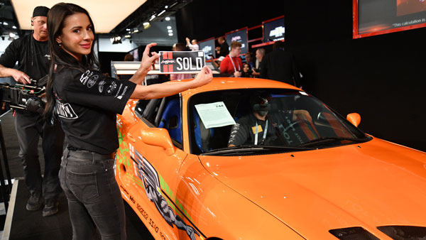 1994 டொயோட்டா சுப்ரா காரை வாங்க குவிந்த ஆர்வலர்கள்... எத்தனை கோடிக்கு ஏலம் போச்சு தெரிஞ்சா நம்பவே மாட்டீங்க!