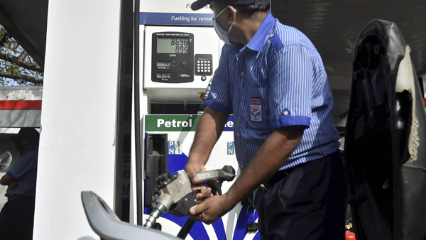 ரூ. 1.45க்கு பெட்ரோலா... பேசமா இந்த நாட்டுக்கு போய்டலாமா?.. உலக நாடுகளின் எரிபொருள் விலை விபரம்!!