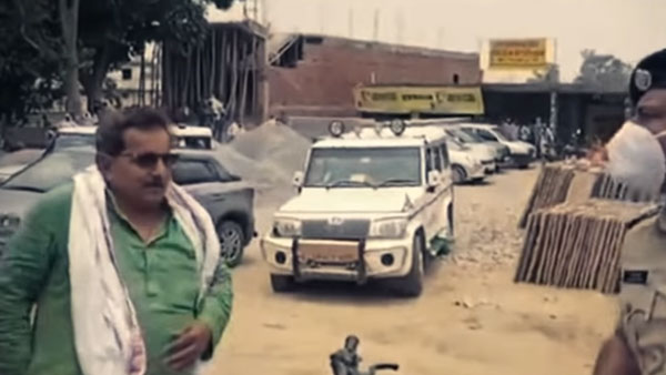 இருசக்கர வாகனத்தில் வந்தவருக்கு ரூ. 11,000 அபராதம் விதித்த போலீஸ்... எதுக்காகனு தெரிஞ்சா மிரண்டுருவீங்க!!