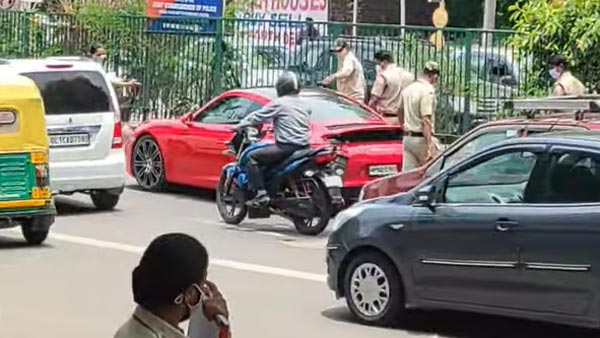 யாருக்கும் பயப்படாத போலீஸார்!! போர்ஷே கார் ஓட்டுனருக்கு அபராதம்... டெல்லியில் நடைபெற்றுள்ள தரமான சம்பவம்