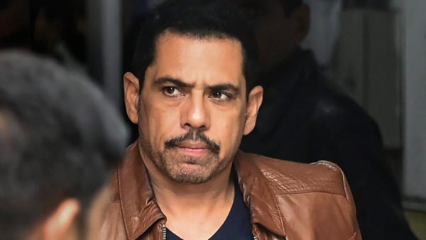 சோனியா காந்தியின் மருமகன் காருக்குள் இருந்தபோது நடந்த பரபரப்பு சம்பவம்... வெயிட் காட்டிய போலீஸ்!