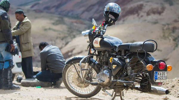 ராயல் என்பீல்டின் புதிய 'சர்வீஸ் கேர் 24' அறிமுகம்! முதல் ஜெனரல் சர்வீஸ் இலவசமாம்!!