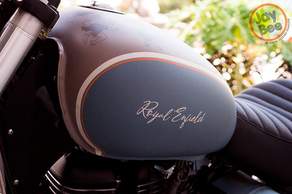 ஜானி பிராவோ கார்டூன் ஸ்டிக்கருடன் ராயல் என்பீல்டு தண்டர்பேர்டு பைக்!! ஹைதராபாத்தை சேர்ந்தது!