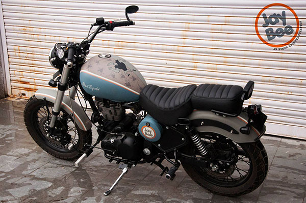 ஜானி பிராவோ கார்டூன் ஸ்டிக்கருடன் ராயல் என்பீல்டு தண்டர்பேர்டு பைக்!! ஹைதராபாத்தை சேர்ந்தது!