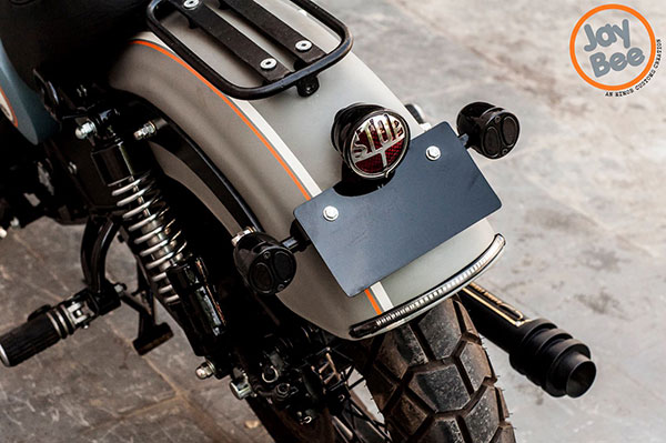 ஜானி பிராவோ கார்டூன் ஸ்டிக்கருடன் ராயல் என்பீல்டு தண்டர்பேர்டு பைக்!! ஹைதராபாத்தை சேர்ந்தது!