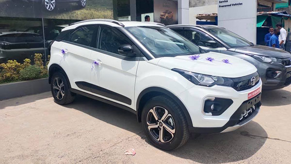 விலையை உயர்த்தாமல் அப்கிரேட்களை வழங்கும் டாடா!! நெக்ஸான் எலக்ட்ரிக் காரை இனி இந்த அம்சங்களுடன் பெறலாம்!