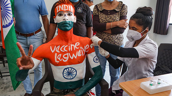 எல்லாருக்கும் ஒரு லிட்டர் பெட்ரோல் இலவசம்... வெளியானது அதிரடி அறிவிப்பு... உற்சாகத்தில் பொதுமக்கள்...