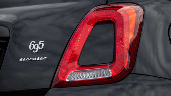 அளவில் சிறியதா இருந்தாலும், நச்சுனு இருக்கு!! அபார்த் ஃபியாட் 695 எஸ்ஸஸ்ஸி ஸ்பெஷல் எடிசன் கார் வெளியீடு!