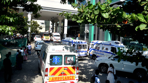 ஆம்புலன்ஸில் நோயாளி இறந்து விட்டால் எச்சரிக்கை விளக்கு அணைக்கப்படுமா? இந்த உண்மைகளை யாரும் சொல்ல மாட்டாங்க!