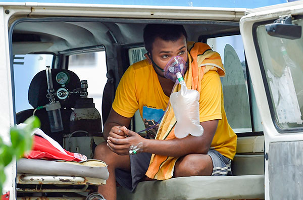 ஆம்புலன்ஸ் அவசர அழைப்பு எண்ணாக ஏன் 108 பயன்படுத்தப்படுகிறது தெரியுமா? பிரம்மிப்பில் உறைய வைக்கும் 4 காரணங்கள்!