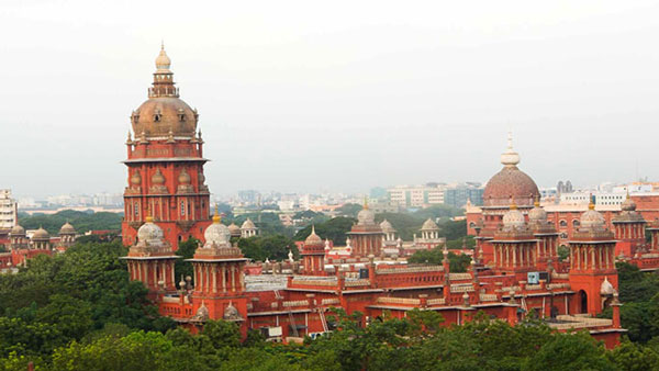 நடிகர் விஜய் ரூ. 1லட்சம் அபராதம் பெற காரணமாக இருந்த ரோல்ஸ் ராய்ஸ்! இந்த காரோட விலைய கேட்டீங்கனா மயக்கமே வந்திடும்!