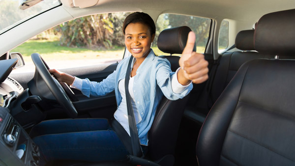 நீண்ட தூர பயணத்தின்போது இறுக்கமாக ஜீன்ஸ் அணிய கூடாது... ரொம்ப ஆபத்தானதாம்! எப்படி தெரியுமா?