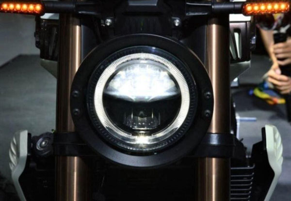 சீனர்களின் லேட்டஸ்ட் காப்பியடிப்பு பைக்! என்னதான் காப்பிடியச்சாலும் ஃபினிஷிங் சரியில்லையேப்பா!!