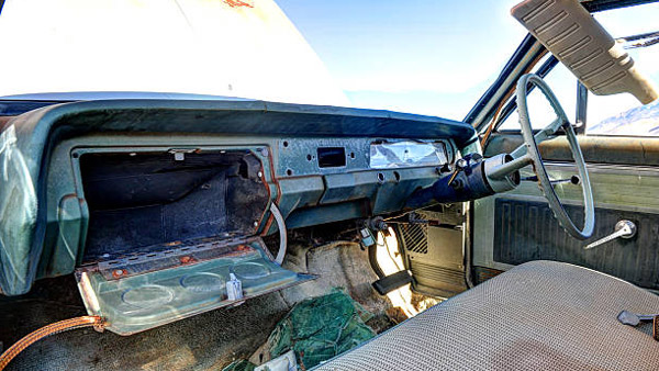 இந்த பெட்டிக்கு 'குளோவ் பாக்ஸ்' என பெயர் வைக்க காரணம் தெரியுமா? பல பேருக்கு இதுகுறித்த தகவல் தெரியாது என்பதே உண்மை!