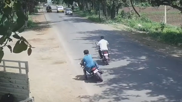 எல்லாம் சேட்டை... மது பிரியர் செய்த உச்சகட்ட காமெடி... வீடியோவை பாத்து சிரிச்சு சிரிச்சு வயிறு வலிக்குது!