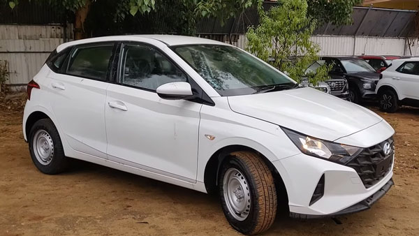 ஹூண்டாய் ஐ20 ஹேட்ச்பேக் காரில் புதிய விலை குறைவான வேரியண்ட்!! என்னென்ன வசதிகள் இருக்காது? முழு விபரம்
