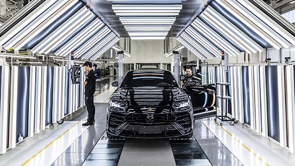 உற்பத்தியில் புதிய மைல்கல்லை தொட்டு அசத்திய லம்போர்கினி உரூஸ் எஸ்யூவி!