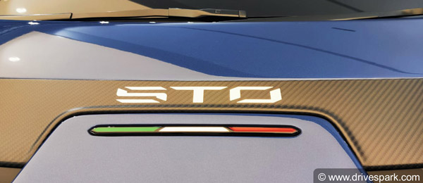 மற்ற லம்போர்கினி ஹூராகென் கார்களில் இருந்து புதிய எஸ்டிஓ எந்த விதத்தில் சிறந்தது? விலை தான் விண்ணை முட்டுது!!