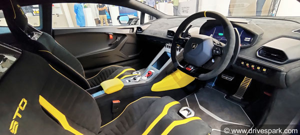 லம்போர்கினியின் ஹூராகென் எஸ்டிஒ!! ரூ.4.99 கோடி விலையில் இந்தியாவில் அறிமுகம்!!