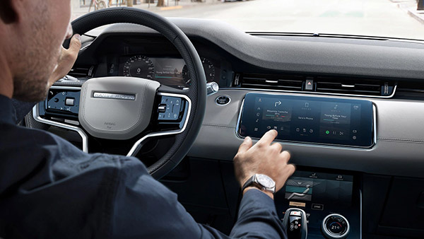 64 லட்ச ரூபா காரை இந்தியாவில் விற்பனைக்கு அறிமுகப்படுத்திய லேண்ட் ரோவர்... இதுல என்னென்ன அம்சங்கள் இருக்கு தெரியுமா?