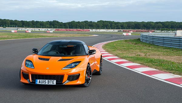 1950ல் இருந்து இந்த ஃபார்முலா தான், ‘E' எழுத்தில் மட்டுமே துவங்கும் லோட்டஸ் கார்களின் பெயர்கள்!! காரணம் என்ன?