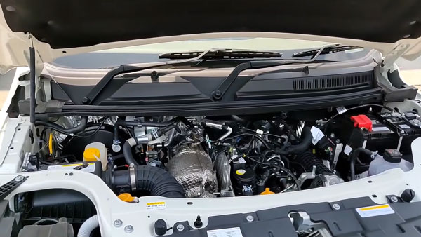 விலை குறைவான மஹிந்திரா பொலிரோ நியோ காரிலேயே இவ்வளவு வசதிகளா!! விவரிக்கும் வீடியோ இதோ!