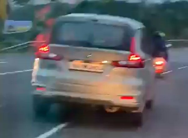 ஆம்புலன்ஸுக்கு வழிவிடாமல் சென்ற கார் ஓட்டுனர்!! வழக்குமேல் வழக்கு போட்டு தூக்கிய போலீஸார்!