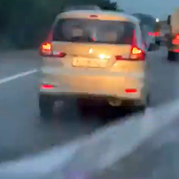 ஆம்புலன்ஸுக்கு வழிவிடாமல் சென்ற கார் ஓட்டுனர்!! வழக்குமேல் வழக்கு போட்டு தூக்கிய போலீஸார்!