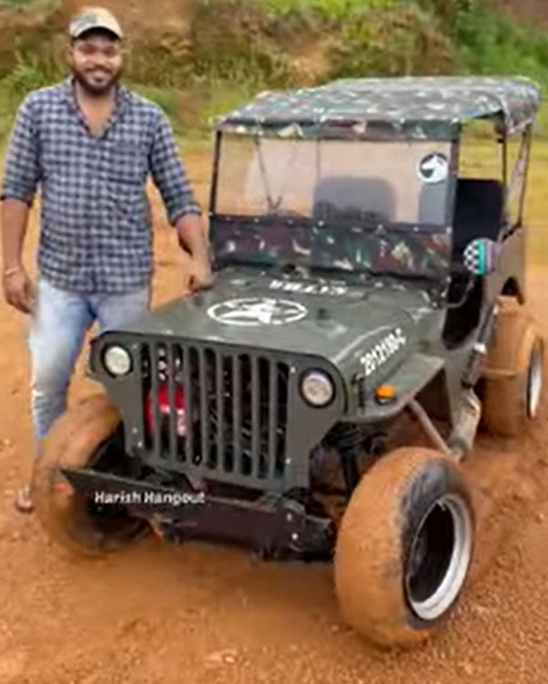 இவ்ளோ குட்டி காரில் இரு எஞ்ஜினை பொருத்திய இளைஞர்... ஒன்னு பல்சரோடையது, இன்னொன்னு எதோடையது தெரிஞ்சா ஆச்சரியப்படுவீங்க!