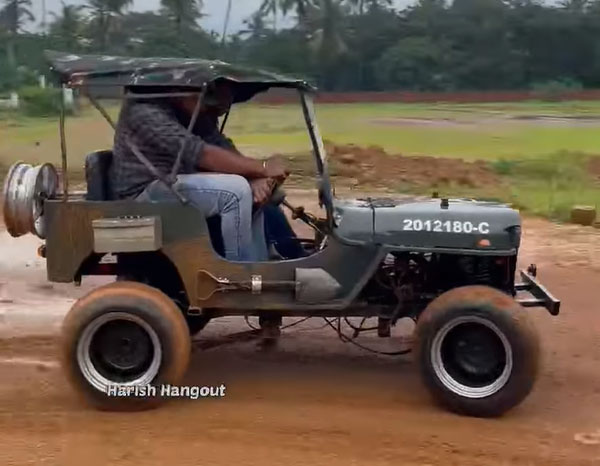 இவ்ளோ குட்டி காரில் இரு எஞ்ஜினை பொருத்திய இளைஞர்... ஒன்னு பல்சரோடையது, இன்னொன்னு எதோடையது தெரிஞ்சா ஆச்சரியப்படுவீங்க!