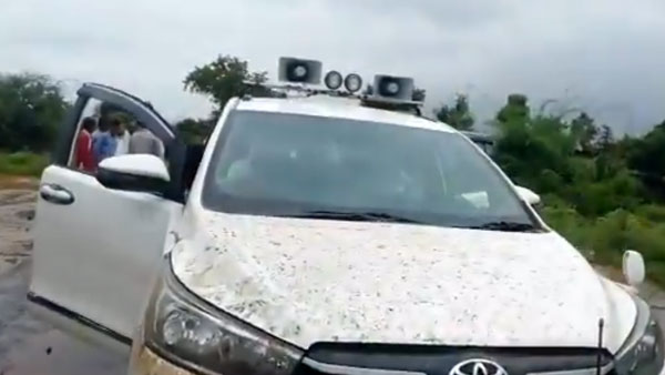 தண்ணீர் நிறைந்த பாதையில் சிக்கிய எம்பி-யின் சொகுசு கார்! இப்போவாது வாகன ஓட்டிகளின் சிரமம் புரியுதா மிஸ்டர் எம்பி!