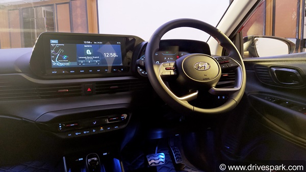 கார் ஐட்லிங்கில் இருக்கப்ப ஏசி ஏன் வேலை செய்வதில்லை தெரியுமா? இந்த மேட்டரை எந்த மெக்கானிக்கும் சொல்ல மாட்டாங்க