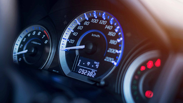 ஓடோமீட்டரில் முறைகேடு! அமெரிக்க கார் விற்பனையாளருக்கு 5ஆண்டுகள் சிறை! இனி இந்த தப்ப செய்ய யோசிக்கணும்!