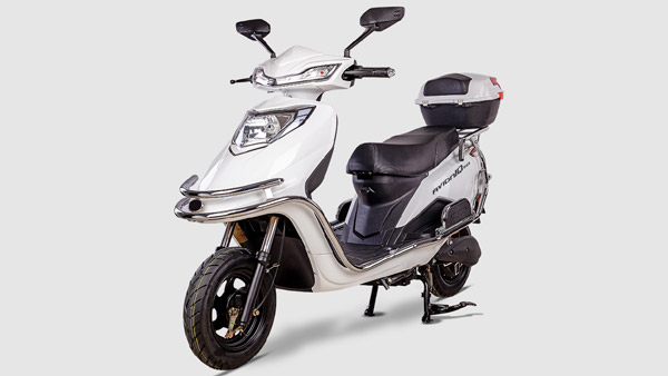 இ-ஸ்கூட்டர் தயாரிப்பிற்கு வந்துள்ள முன்னணி பேட்டரி தயாரிப்பு நிறுவனம்!! இரு ஸ்கூட்டர்களை அறிமுகம் செய்தது!