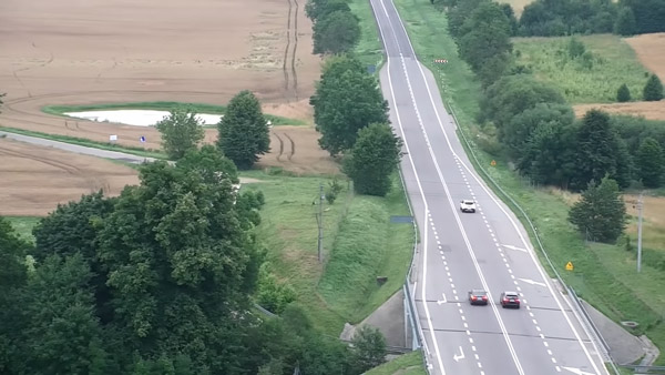 எந்த ஏரியாவில் தூக்குவாங்கனே தெரியாதே!! சாலை விதிமீறல்களை கண்டறிய ட்ரோன்களுடன் போலாந்து போலீஸார்!