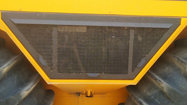 தண்ணீர், ரோடு, பாறை - எந்த மாதிரியான சாலையா இருந்தாலும் அசால்ட் செஞ்சிடும்! ஆனா இதோட விலையதான் கேட்க முடியல!