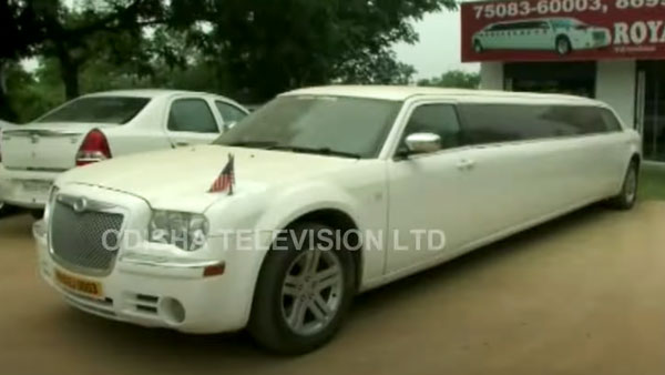 கொரோனா வைரசால் புழுதி படிந்த விலையுயர்ந்த சொகுசு கார்கள்! மனசே நொந்துடுச்சு இந்த கார்களுக்கு இப்படி ஒரு நிலைமையா?